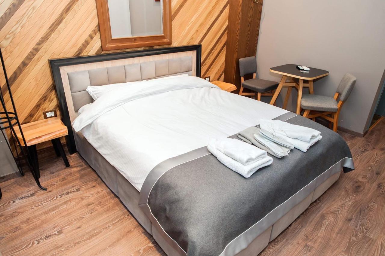 Guest House People Korce Extérieur photo